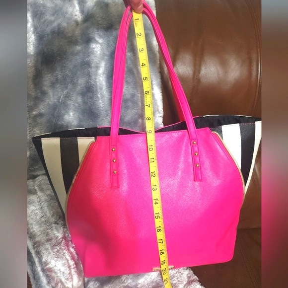 JUICY COUTURE Hot Pink/Black Strip Tote Bag - Picture 6 of 10